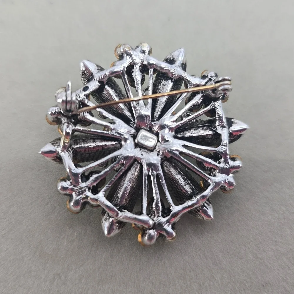 Unbranded Brooch Womens OS Vintage Style Green Rhinestone Flower Silver Tone EUC